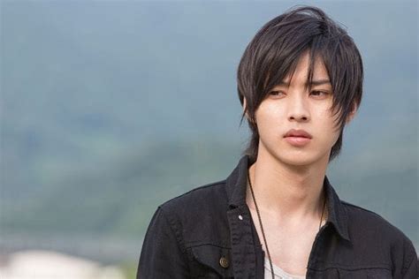 Kento Yamazaki 2024: dating, net worth, tattoos, smoking